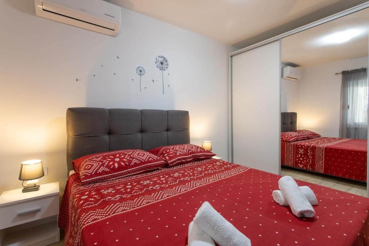 Holiday Home Gamaliel Kaštela Esterno foto